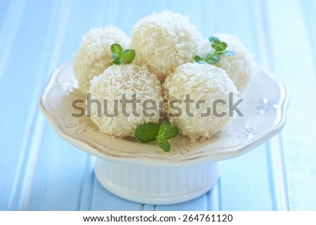 Sweet rice and coconut balls with hazelnut