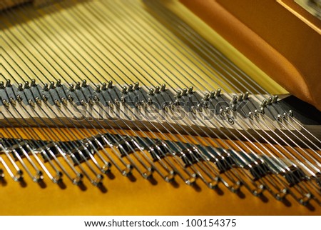 piano strings mechanics detail