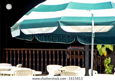 Nice big umbrella for cover from the bright sun.