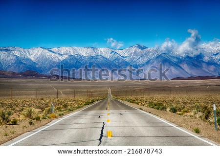 A road trip along the Eastern Sierra Nevada Mountain Range, California, USA.