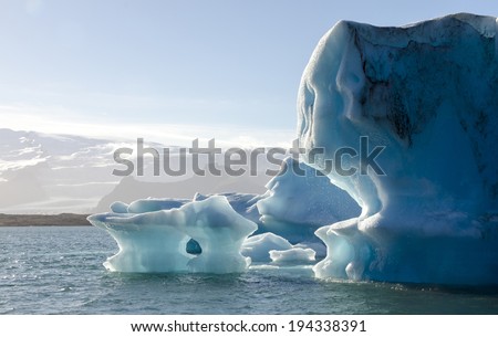 Melting ice, Jokulsarlon glacier lagoon