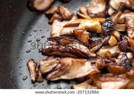 mushrooms cooked in a pan