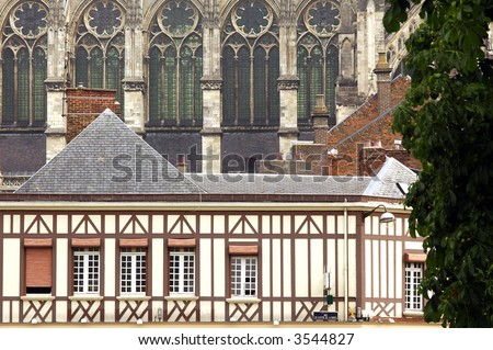 Amiens (Picardie, France). The Cathedral in its contest