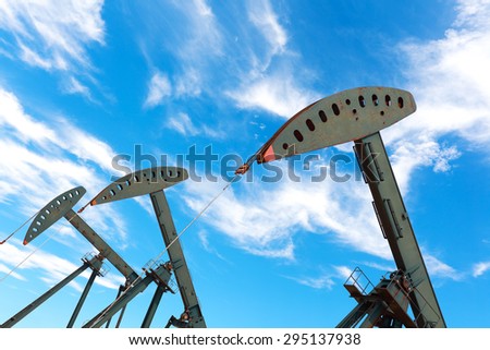 Green Oil pump oil rig energy industrial machine for petroleum crude