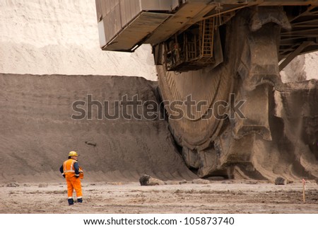 HAMBACH, GERMANY - SEPTEMBER 1: One of the world\'s largest bucket-wheel excavators digging lignite (brown-coal) in of the world\'s deepest open-pit mines in Hambach on September 1, 2010.