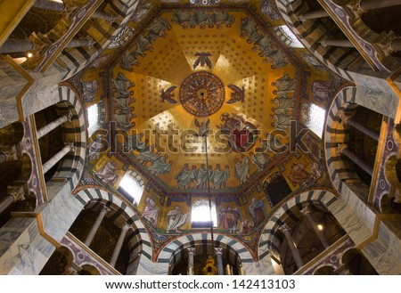 IMPERIAL CATHEDRAL , AACHEN, GERMANY  ÃÂ¢Ã?Ã? 26 MAY 2013: Beautiful mosaics inside the octagon-shaped interior of the Aachen Cathedral on May 15, 2013, Aachen