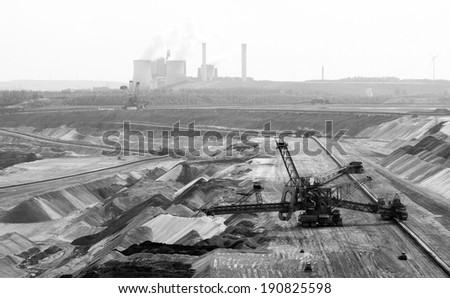 A conveyor belt and a very large backloader in a lignite (browncoal) mine