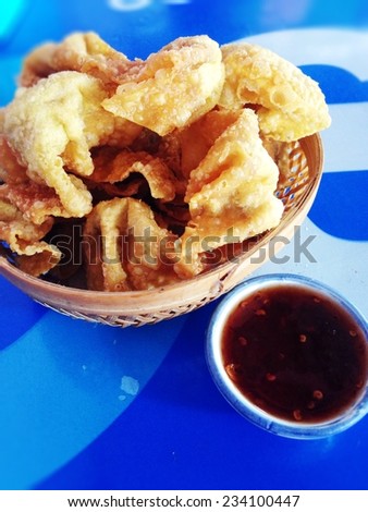 Thai fried dumpling in basket