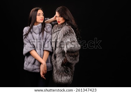 Beauty Fashion Model Girls in Blue Mink Fur Coat. Beautiful Luxury Winter Women