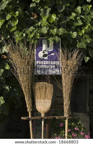 parking for broom witch reserved in italian language