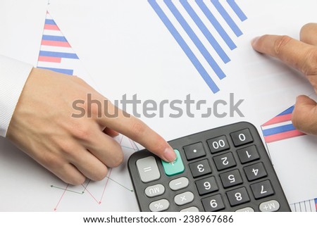 Business people in the calculation of the financial statements