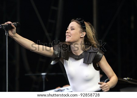 BUDAPEST, HUNGARY - AUG 16: Irish electronica singer Roisin Murphy perform in concert at the annual Sziget music festival in Budapest, Hungary, on Saturday, August 16, 2008.