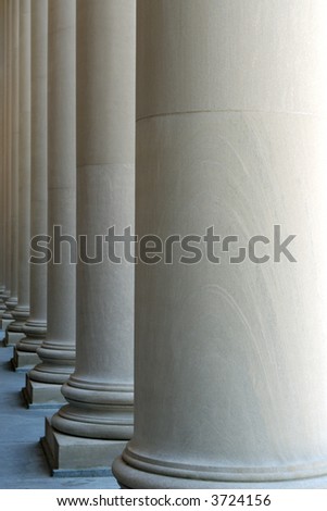 Columns on entrance of Widener 