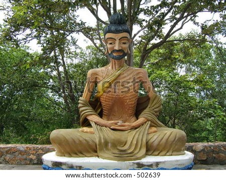 Statue of a monk meditating - Pattaya, Thailand (Phra Tmanak Hill - Khao Phra Bat Temple)