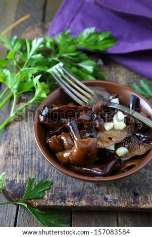 roasted wild mushrooms with garlic, food