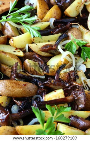 roasted potato wedges and mushrooms, food