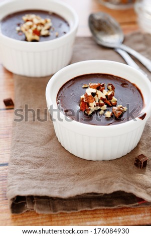 homemade chocolate pudding, food closeup