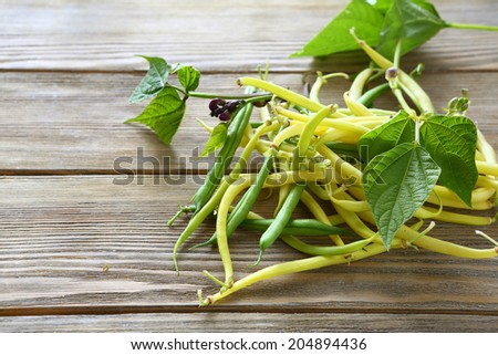 Organic green beans two kinds, food closeup