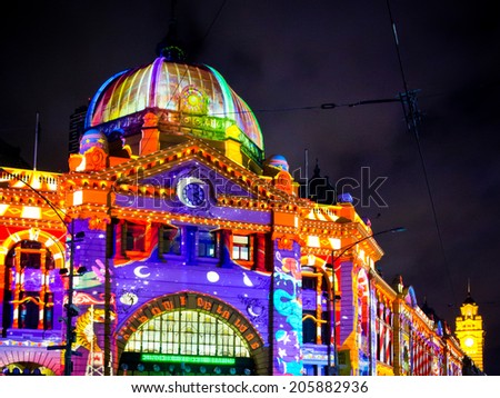 MELBOURNE - FEBRUARY 23: Melbourne\'s White Night attracted more than 500,000 visitors to the city centry and lit up its buikdings as works of art - February 23, 2014 in Melbourne, Australia.
