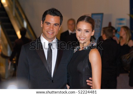 jessica alba houses. and Jessica Alba pose at