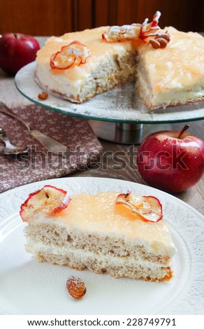 almond biscuit cake with apple jam