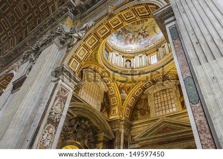 VATICAN - JULY 19: Interior of the Saint Peter Cathedral in Vatican at July 19, 2013. Saint Peter\'s Basilica has the largest interior of any Christian church in the world.