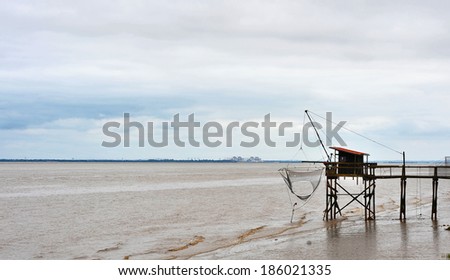 traditional fisherman\'s hut in the south west of France