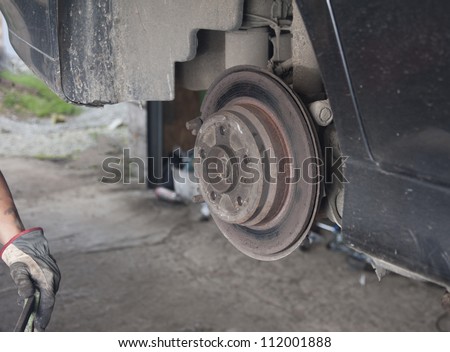 Image of brake disk on a car