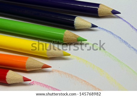 the colors of the rainbow in pencils for art/Rainbow Pencils