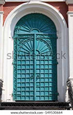 Green door of exaltation of the Cross cathedral in Brusensky monastery, Kolomna Kremlin, Russia