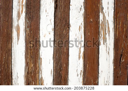 alternating white and brown zebra pattern boards