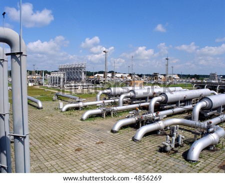 Gas industry, gas injection, storage and extraction from underground storage facilities.