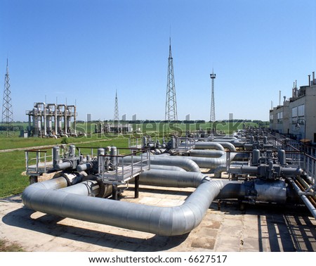 Gas industry, gas injection, storage and extraction from underground storage facilities