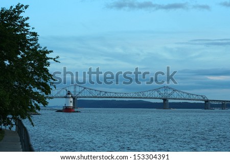 Tappan Zee Bridge, New York, and the Sleepy Hollow Lighthouse
