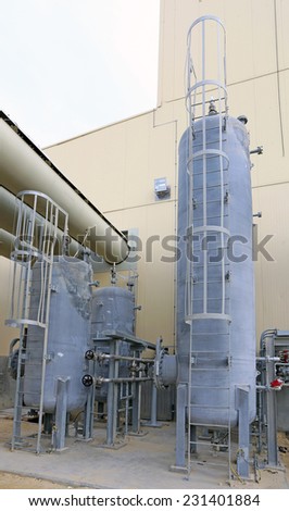 Industrial compressed air receivers or storage vessels