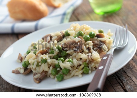 Risotto with mushrooms and green pea
