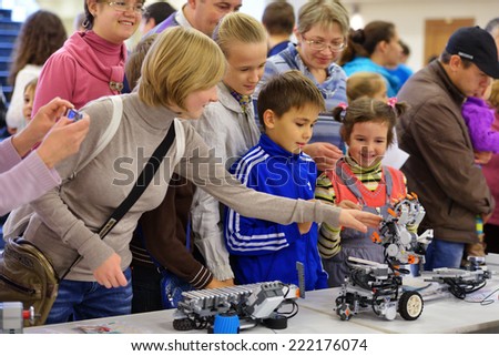 NOVOSIBIRSK, RUSSIA - OCTOBER 5, 2014: Toothy plastic robot demonstrated for children on the 4th Russian Science Festival. The event aimed to popularize science and demonstrate technical advances