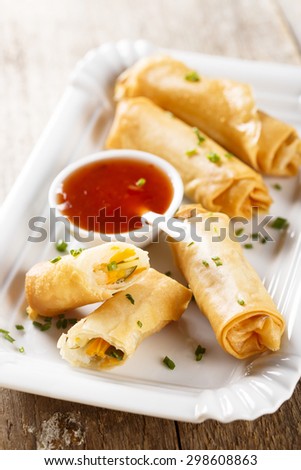 Spring rolls with sweet chili sauce