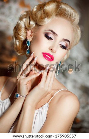 Gorgeous Blonde Retro Woman Beauty and Jewelry model, lady with retro hairstyle and makeup in luxury interior, elegant sexy girl with wedding makeup in vintage style.  Rich vogue woman in fur.
