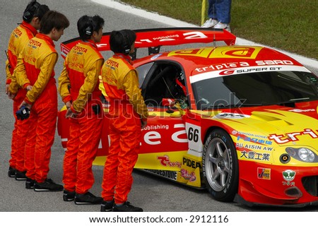 GT Car & crew in Actions, Japan GT Championship
