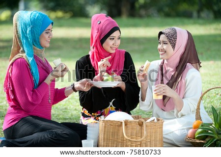 muslim eating