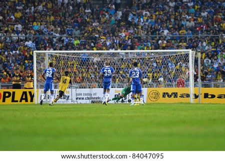 KUALA LUMPUR, July 21 : Chelsea\'s goal by Drogba free kick during a preseason match agains Malaysia on July 21, 2011 in Kuala Lumpur, Malaysia. Chelsea won 1-0