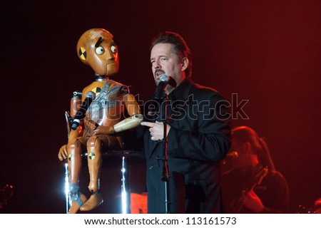 LINCOLN, CA - SEPT 15: AMG winner Terry Fator performs with Wrex at Thunder Valley Casino Resort in Lincoln, California on September 15th, 2012