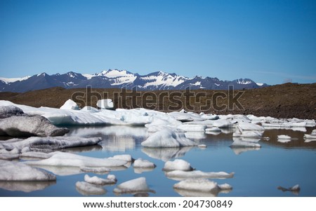 Fjallsarlon, glacier iceberg lagoon in Vatnajokull National Park, Iceland
