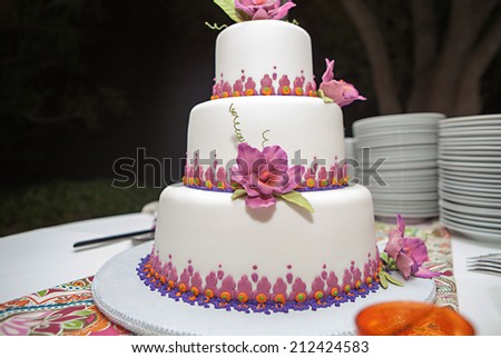 Beautiful wedding cake. An american wedding tradition.