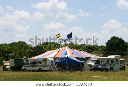 When the Mexican Circus comes to a small town they set up their tent in a field and perform for the local children.