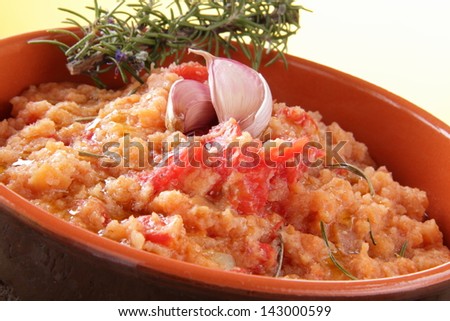 tomato soup italian in ceramic pan