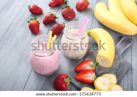 banana and strawberry smoothie