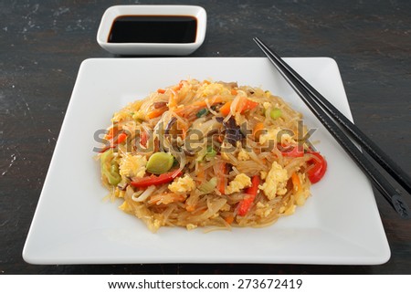 chinese food noodles