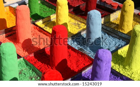 colored powder, India